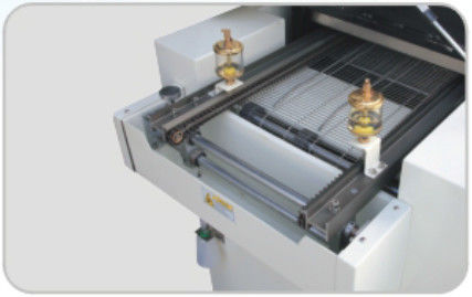 Otomatis SMT kecil 4 Zona Reflow Oven Dengan Kontrol PLC layar sentuh